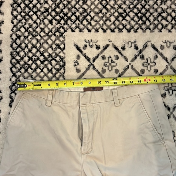 Old navy slim fit khaki pants - Picture 9 of 11